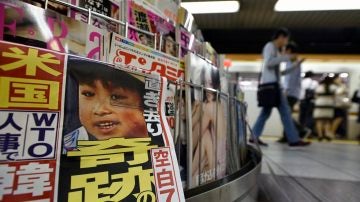 Periódicos con la fotografía del joven Yamato Tanooka, de 7 años
