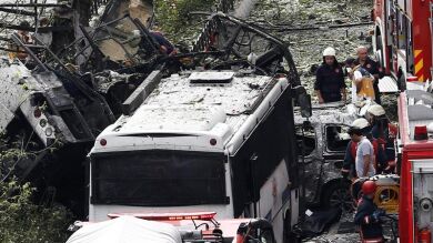 Al menos cinco heridos por una explosión al paso de un autobús policial en Estambul