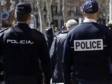 Agentes de Policía Agentes de Policía