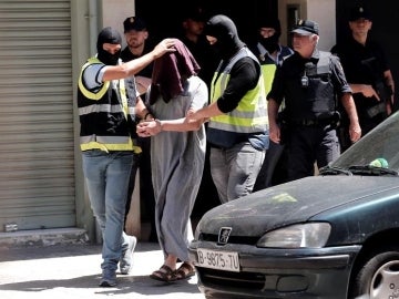 Detenido en Valencia por presunta captación de yihadistas por Internet