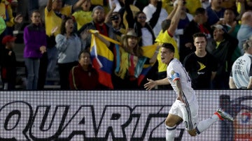 James Rodríguez celebra su gol contra Paraguay