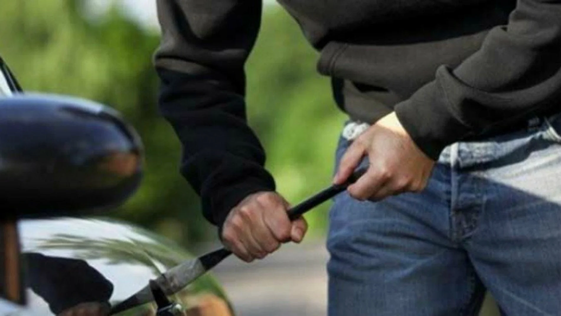 Intento de robo de un coche Intento de robo de un coche