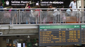 Panel informativo en la estación de Atocha