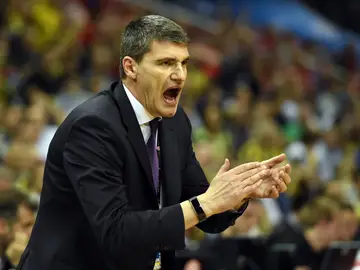 Velimir Perasovic, en un encuentro con el Laboral Kutxa Velimir Perasovic, en un encuentro con el Laboral Kutxa