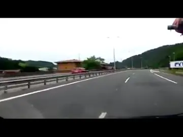 Frame 3.278148 de: Identificada la conductora que circuló en dirección contraria durante varios kilómetros en Guipuzkoa Frame 3.278148 de: Identificada la conductora que circuló en dirección contraria durante varios kilómetros en Guipuzkoa