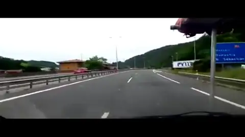 Frame 3.278148 de: Identificada la conductora que circuló en dirección contraria durante varios kilómetros en Guipuzkoa Frame 3.278148 de: Identificada la conductora que circuló en dirección contraria durante varios kilómetros en Guipuzkoa