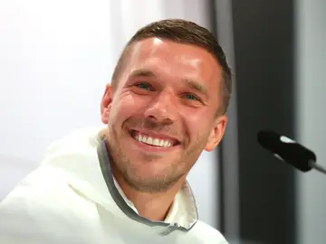 Podolski, en rueda de prensa Podolski, en rueda de prensa