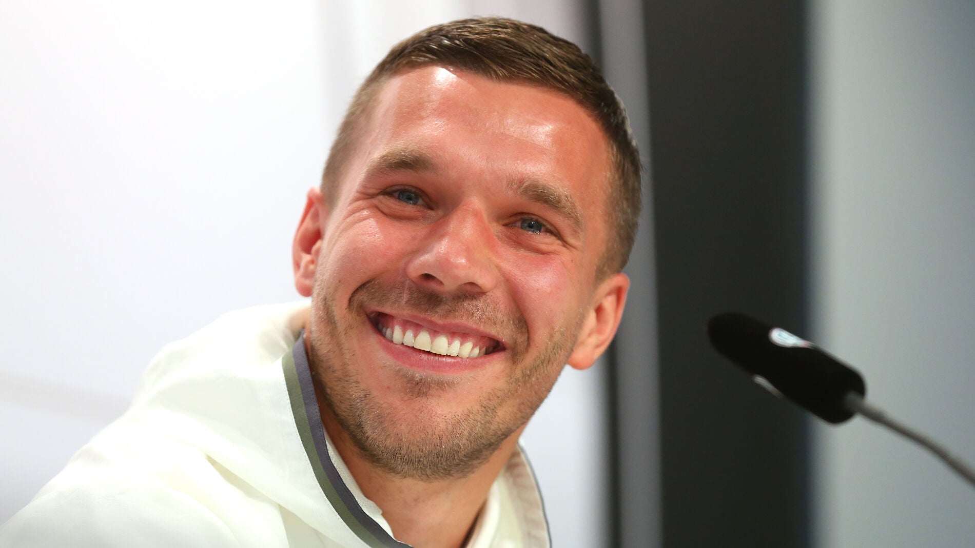 Podolski, en rueda de prensa