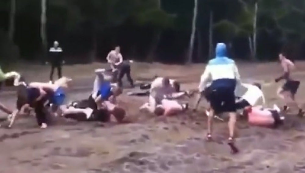Hooligans rusos entrenan las peleas antes de la Eurocopa