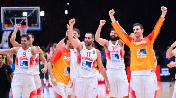 La Selección de España de Baloncesto festeja uno de sus triunfos