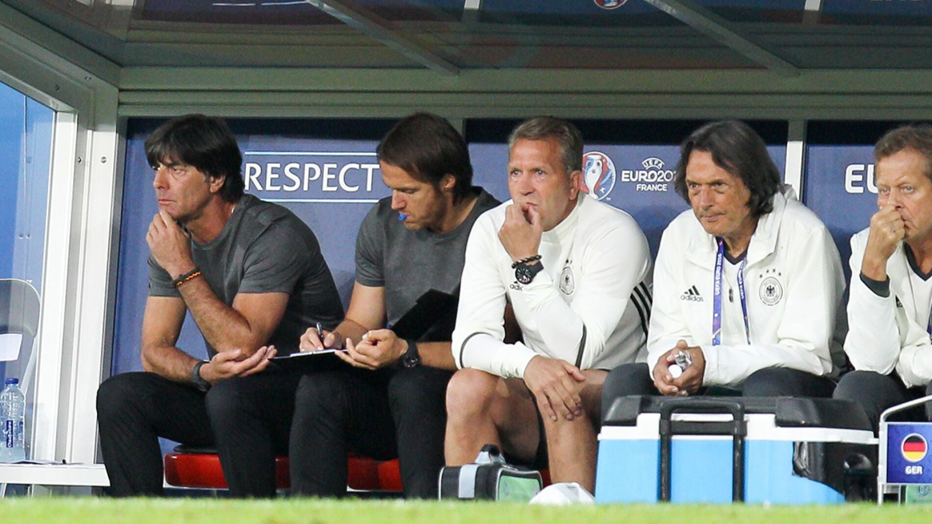 Joachim Low dirigiendo a Alemania en la Eurocopa