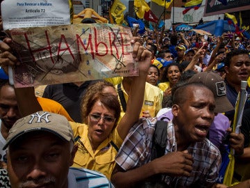 Población venezolana protesta por la falta de comida