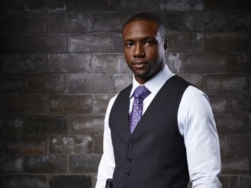 Rob Brown es Edgar Reade