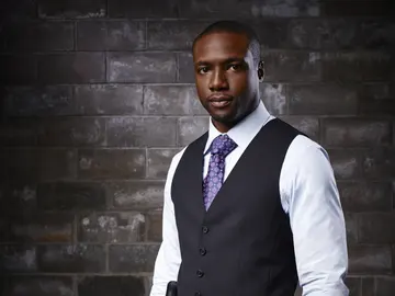 Rob Brown es Edgar Reade Rob Brown es Edgar Reade