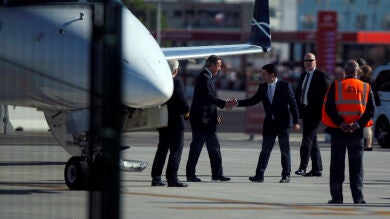 David Cameron permanece dos horas en Gibraltar pero sin actos tras el ataque a una diputada laborista