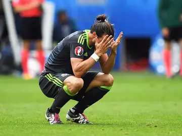 Gareth Bale lamenta la derrota de Gales ante Inglaterra Gareth Bale lamenta la derrota de Gales ante Inglaterra