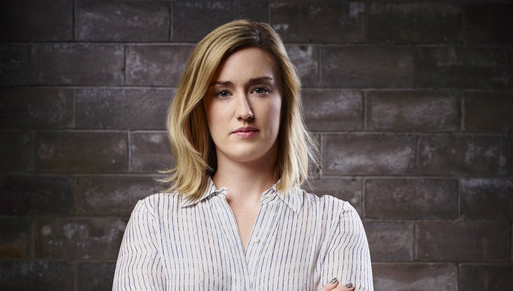 Ashley Johnson es la agente Patterson
