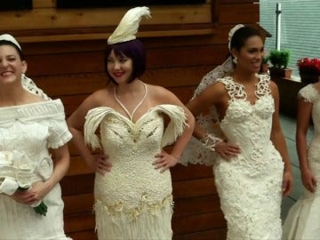 Frame 0.0 de: Los vestidos de novia más glamurosos, hechos de papel higiénico