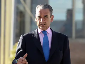 Mario Conde abandona la prisión de Soto del Real Mario Conde abandona la prisión de Soto del Real