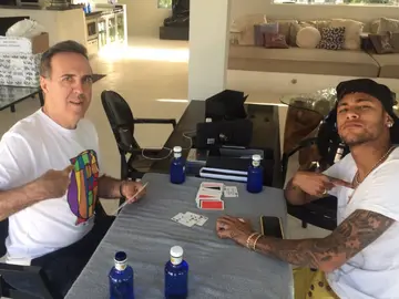 Wagner Ribeiro junto a Neymar Wagner Ribeiro junto a Neymar