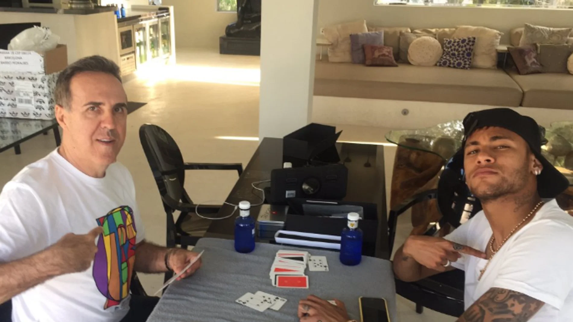 Wagner Ribeiro junto a Neymar Wagner Ribeiro junto a Neymar