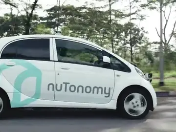 Frame 21.024936 de: El primer taxi sin conductor circula ya en pruebas por Singapur Frame 21.024936 de: El primer taxi sin conductor circula ya en pruebas por Singapur