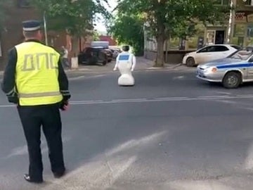 El robot ha sembrado el caos en el tráfico de la ciudad