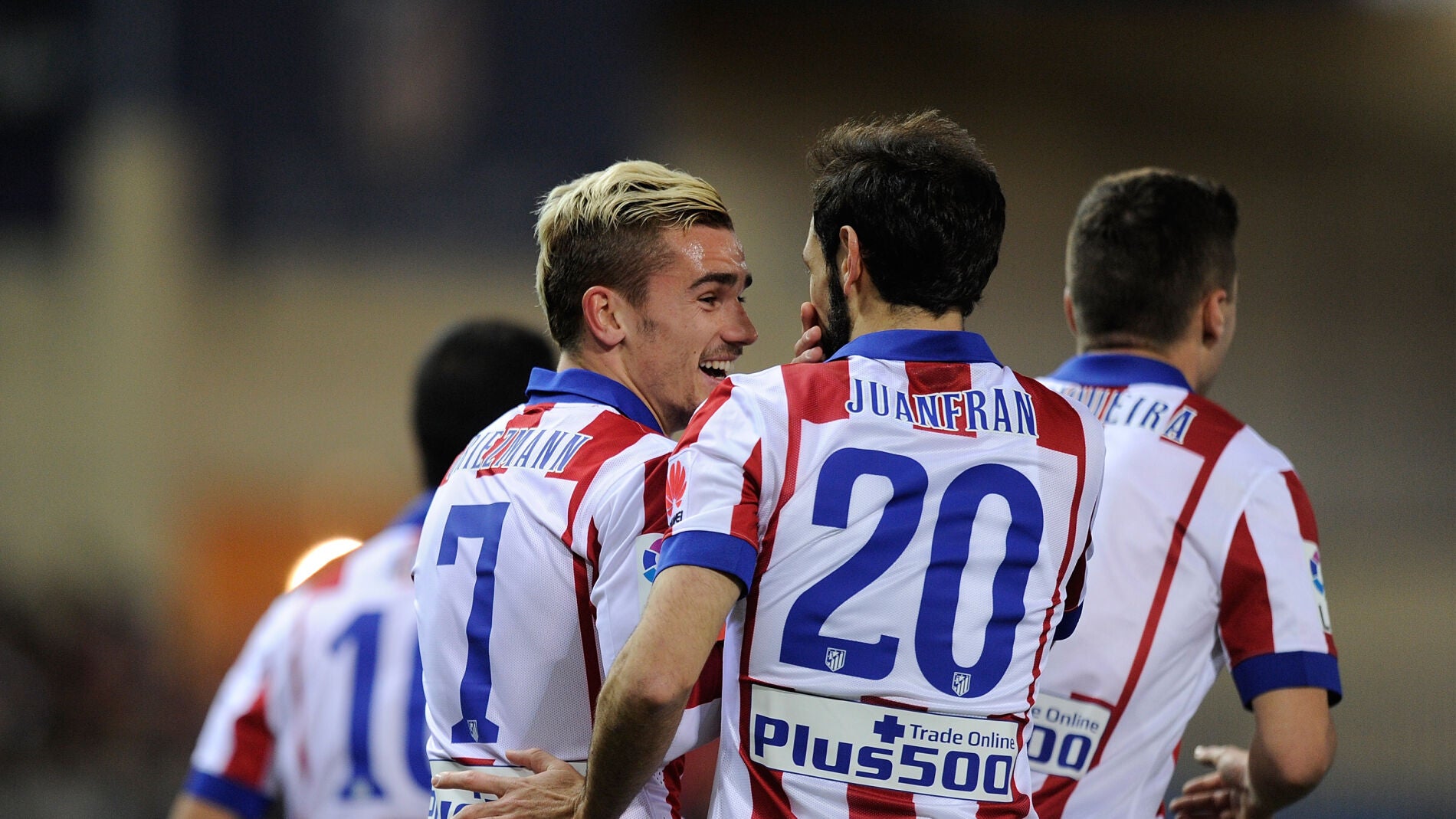 Juanfran y Griezmann, en un partido del Atl&eacute;tico de Madrid