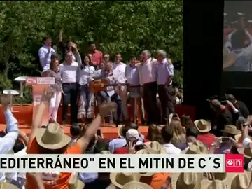Frame 25.385615 de: Podemos elige la marcha imperial de Star Wars como banda sonora y Ciudadanos canta 'Mediterráneo' de Serrat Frame 25.385615 de: Podemos elige la marcha imperial de Star Wars como banda sonora y Ciudadanos canta 'Mediterráneo' de Serrat