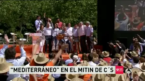 Frame 25.385615 de: Podemos elige la marcha imperial de Star Wars como banda sonora y Ciudadanos canta 'Mediterráneo' de Serrat Frame 25.385615 de: Podemos elige la marcha imperial de Star Wars como banda sonora y Ciudadanos canta 'Mediterráneo' de Serrat