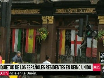 Frame 94.568842 de: Casi 290.000 britÃ¡nicos en EspaÃ±a y 102.000 espaÃ±oles en Reino Unido pueden convertirse en inmigrantes irregulares