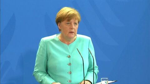 Frame 8.110159 de: Angela Merkel pide "calma" y "moderaci&oacute;n" para las negociaciones con el R.Unido
