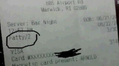 Un cliente de un bar denuncia que en el ticket lo habían identificado como 'gordinflón': 