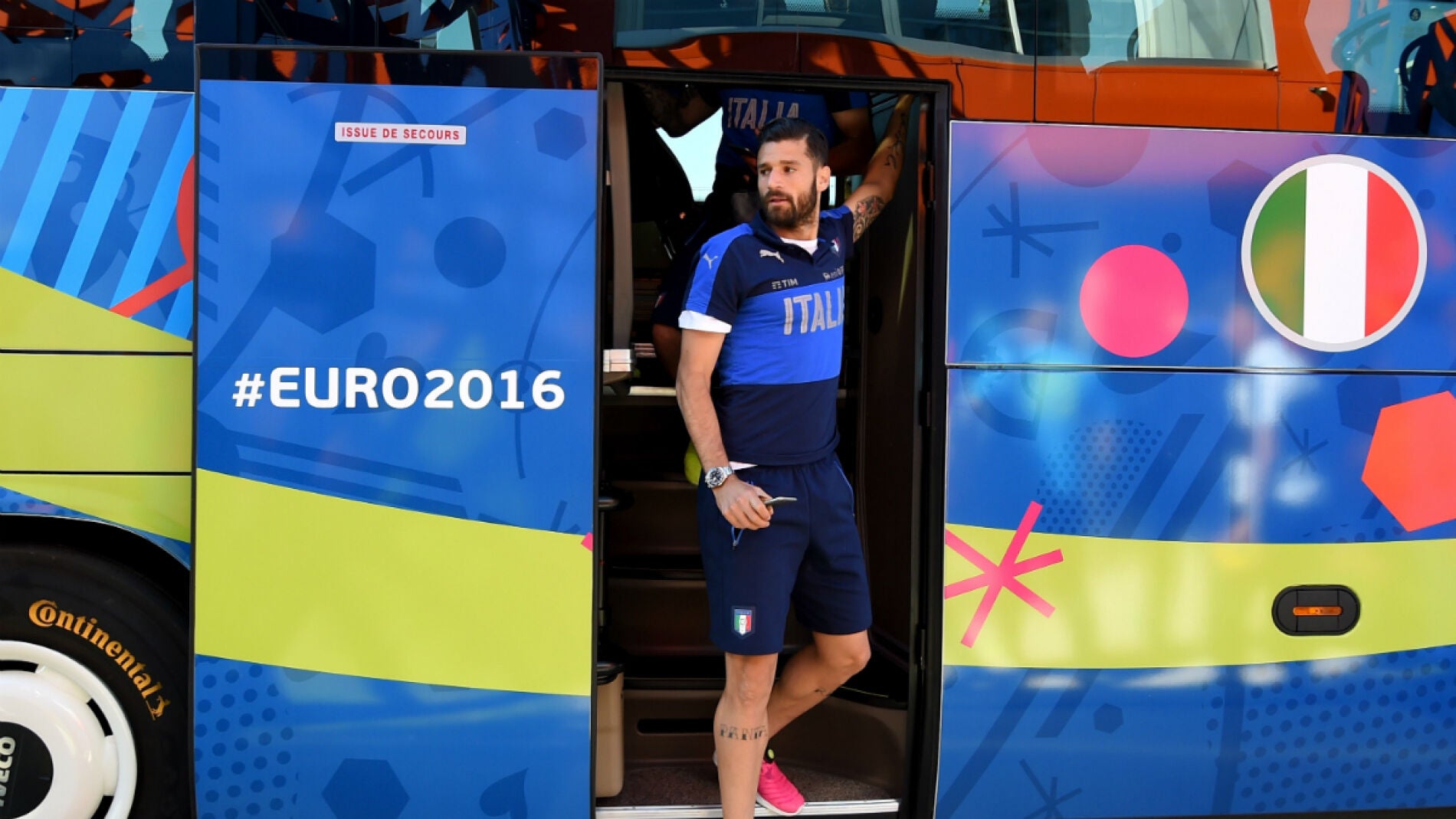 Candreva se baja del autob&uacute;s