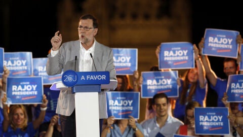 Mariano Rajoy, en el mitin de cierre de campa&ntilde;a del PP