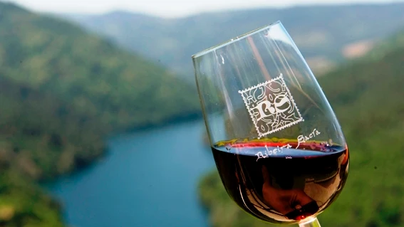 Vino con denominaci&oacute;n de origen de la Ribeira Sacra