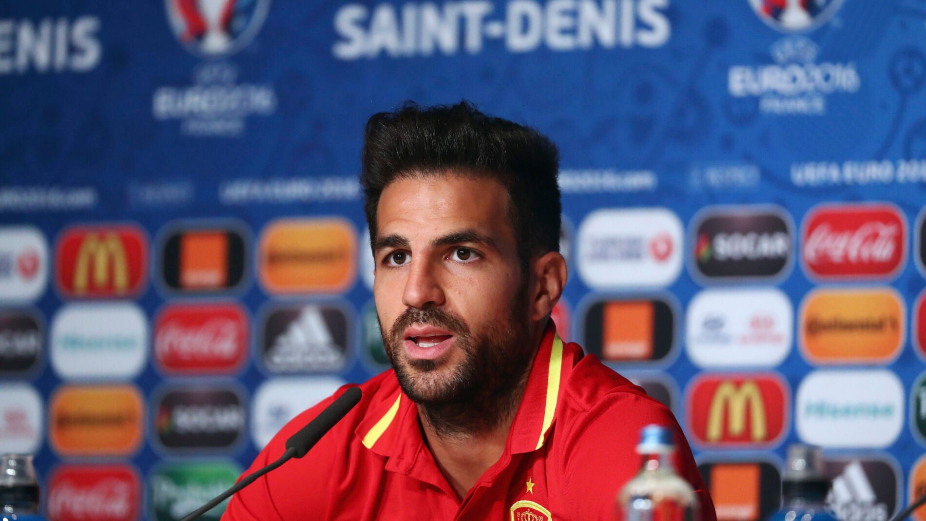 Cesc, en rueda de prensa en Saint-Dennis