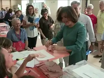 Frame 41.622033 de: Sáenz de Santamaría destaca la responsabilidad del voto para futuro del país Frame 41.622033 de: Sáenz de Santamaría destaca la responsabilidad del voto para futuro del país