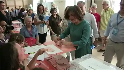 Frame 41.622033 de: Sáenz de Santamaría destaca la responsabilidad del voto para futuro del país Frame 41.622033 de: Sáenz de Santamaría destaca la responsabilidad del voto para futuro del país