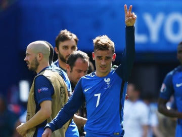 Griezmann celebrando la victoria de Francia frente a Irlanda 