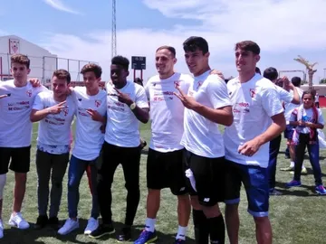 Los jugadores del Sevilla Atlético celebran el ascenso a segunda división Los jugadores del Sevilla Atlético celebran el ascenso a segunda división
