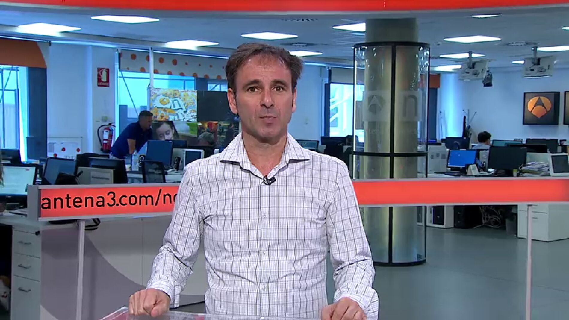 Frame 22.09633 de: Un golpe directo al ment&oacute;n