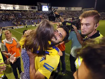Dani Güiza celebrando el ascenso del Cádiz a Segunda División Dani Güiza celebrando el ascenso del Cádiz a Segunda División