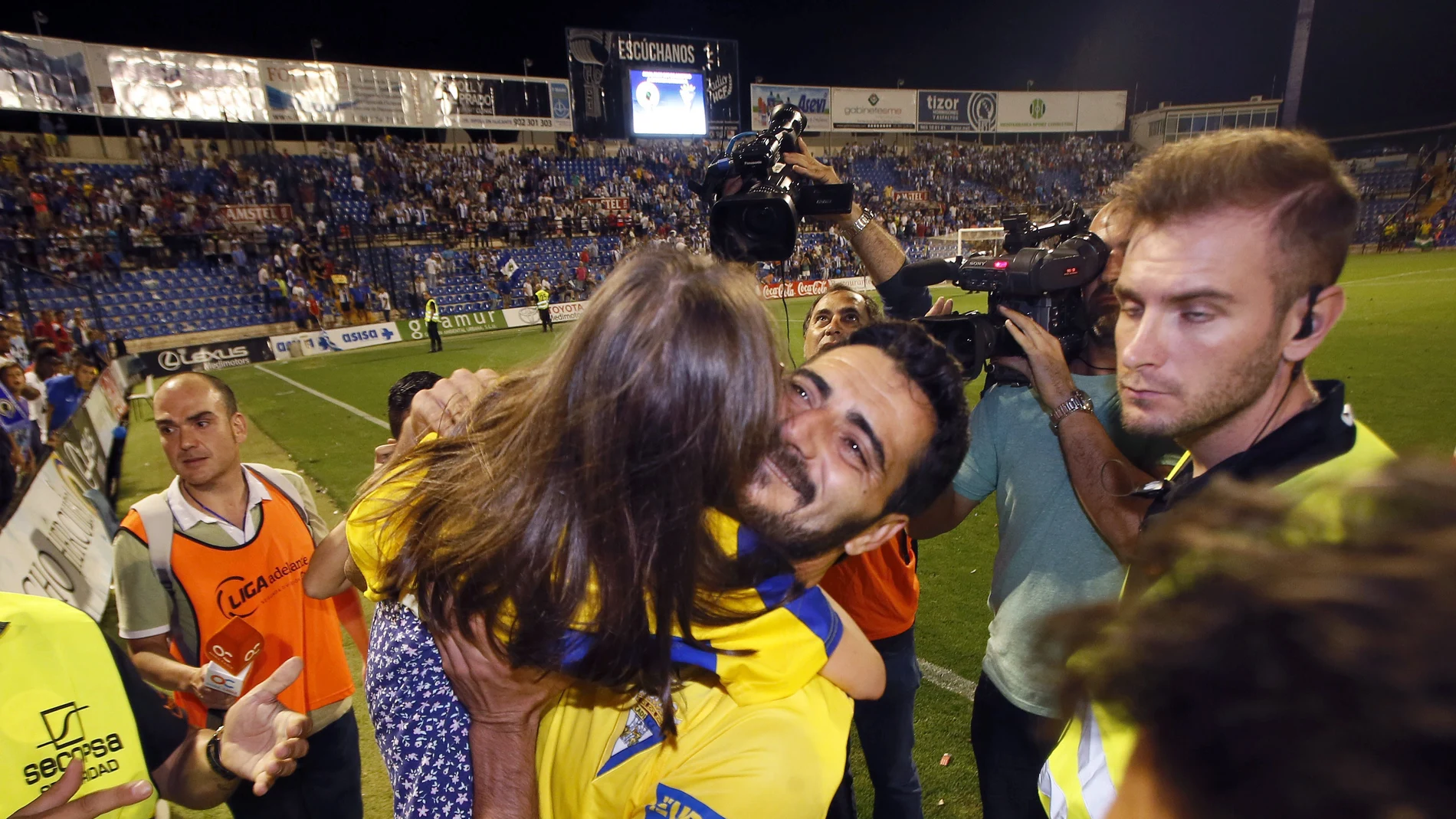 Dani Güiza celebrando el ascenso del Cádiz a Segunda División Dani Güiza celebrando el ascenso del Cádiz a Segunda División