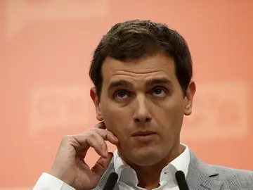 Albert Rivera en rueda de prensa Albert Rivera en rueda de prensa