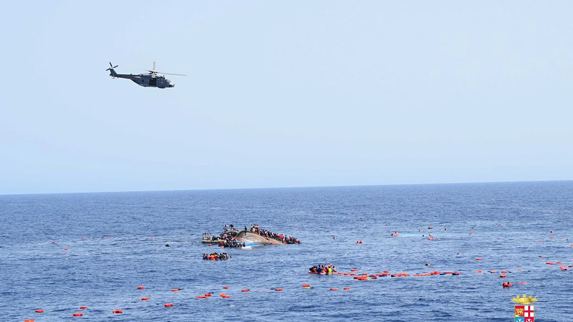 Rescate de inmigrantes en el Mediterráneo Rescate de inmigrantes en el Mediterráneo
