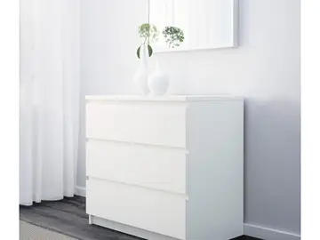 Cómoda de Ikea retirada Cómoda de Ikea retirada