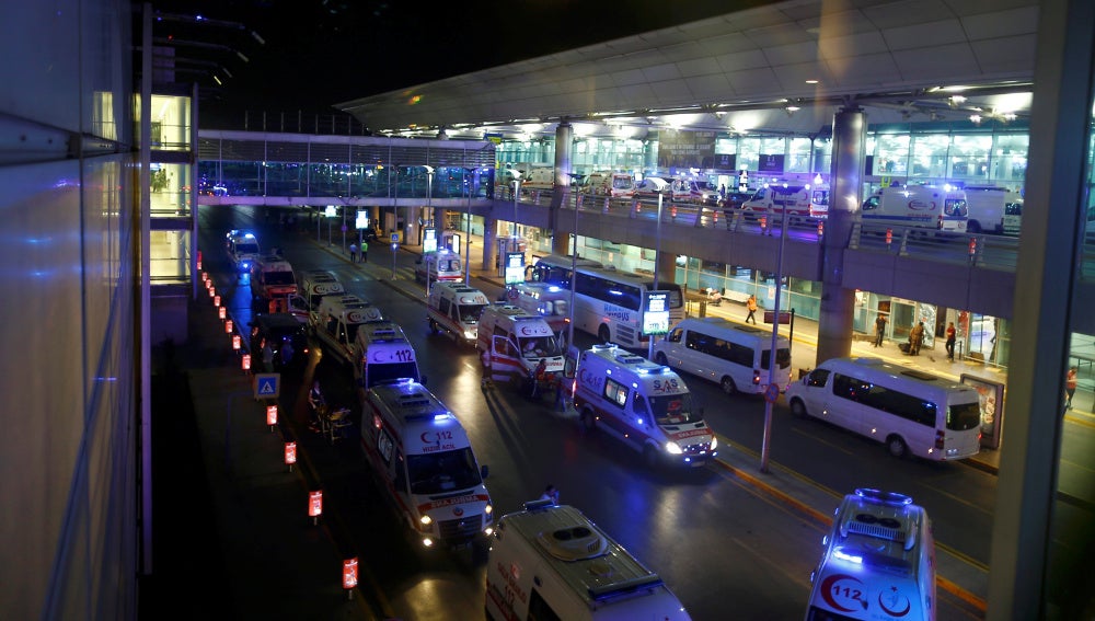 El aeropuerto de Estambul, tras el atentado