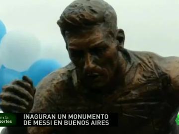 La estatua de Messi en Buenos Aires