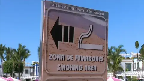 Frame 51.574899 de: La batalla contra el tabaco llega a la arena de las playas Frame 51.574899 de: La batalla contra el tabaco llega a la arena de las playas